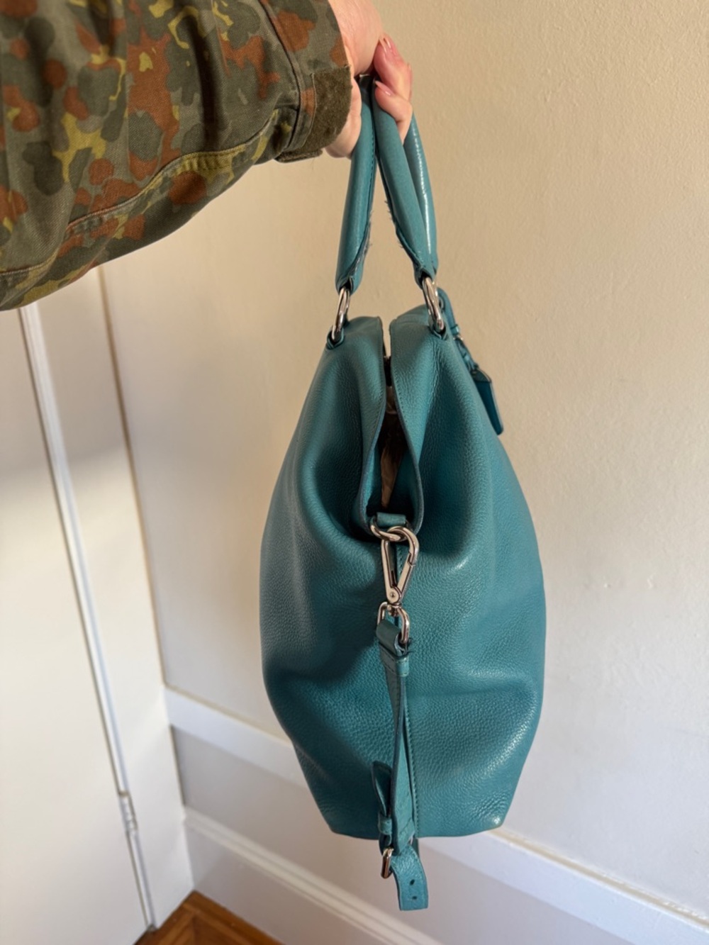 Prada Vitello Daino Open Shopper Tote Bag - Picture 3 of 16